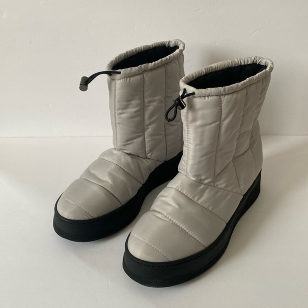 M.Gemi The Gaia winter boots made in Italy size 8.5 gently used color gray